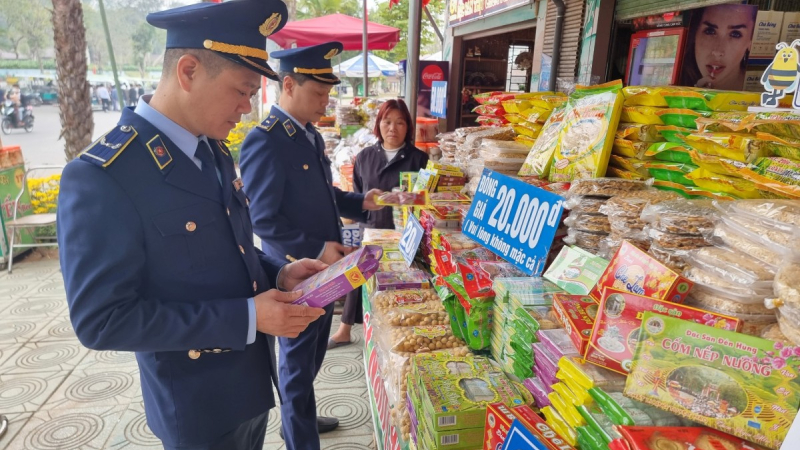 Siết chặt kiểm tra thị trường dịp lễ hội đầu năm B&iacute;nh Ngọ 2026