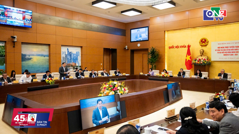 45 gi&acirc;y 1 chạm ng&agrave;y 27/02