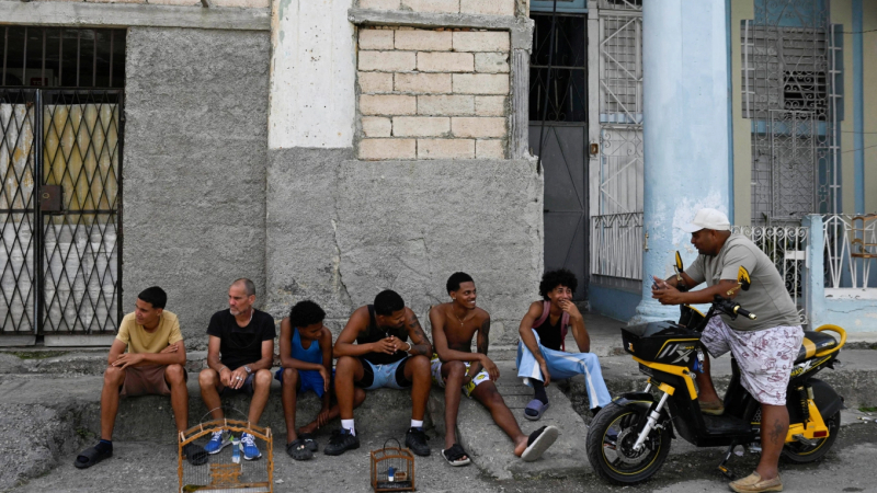 Nga xem x&eacute;t cung cấp dầu cho Cuba