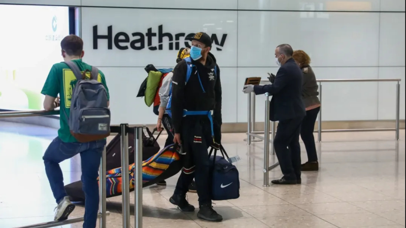 Anh &aacute;p dụng giấy ph&eacute;p du lịch điện tử cho du kh&aacute;ch từ 85 quốc gia 