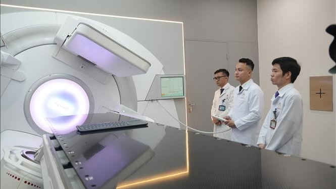 Vận h&agrave;nh hệ thống xạ trị ung thư hiện đại nhất khu vực miền Trung