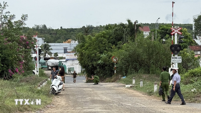 Một vụ tai nạn tại điểm giao giữa đường bộ với đường sắt ở phường Phú Yên, Đắk Lắk. Ảnh: Tường Quân/TTXVN
