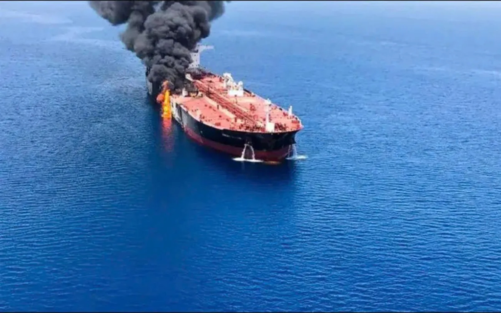 Hình ảnh tàu Mkd Vyom gặp nạn (theo Reuters). Ảnh: BXD