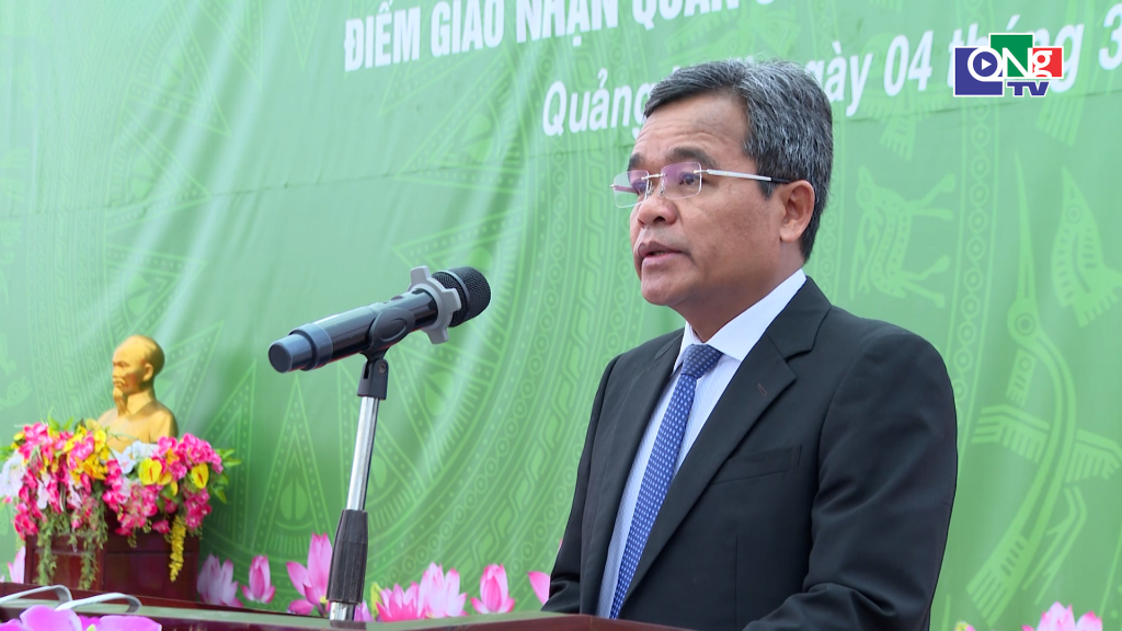 Bí thư Tỉnh ủy Hồ Văn Niên phát biểu tại lễ giao nhận quân.