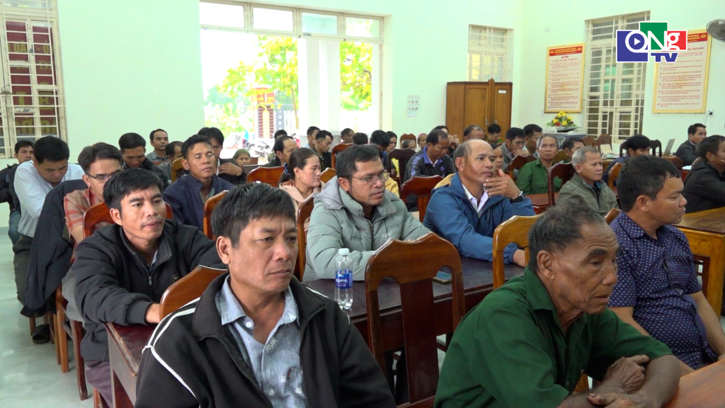 Các cử tri dự hội nghị.