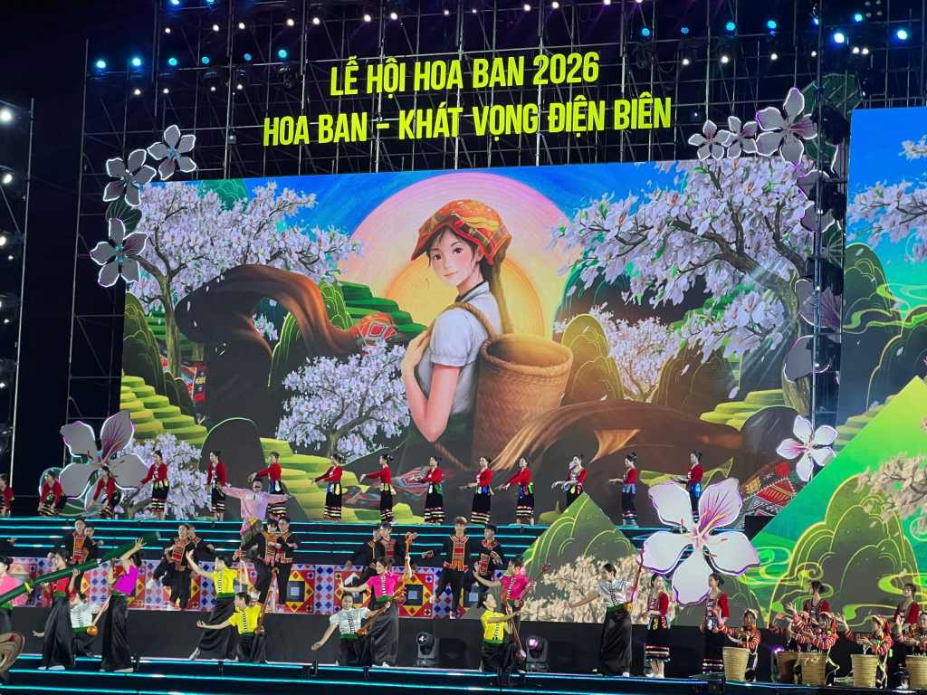 Buổi tổng duyệt Lễ hội Hoa Ban 2026 diễn ra vào tối 7/3. Ảnh: Minh Quân