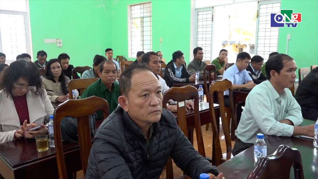 Các cử tri dự hội nghị.