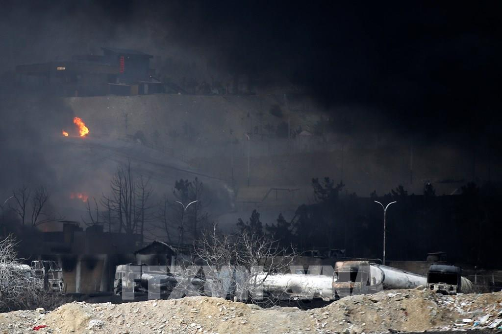 Cơ sở trữ dầu Shehran của Iran tại Tehran là mục tiêu tấn công của lực lượng phối hợp Mỹ-Israel, ngày 8/3/2026. Ảnh: Anadolu Agency/TTXVN