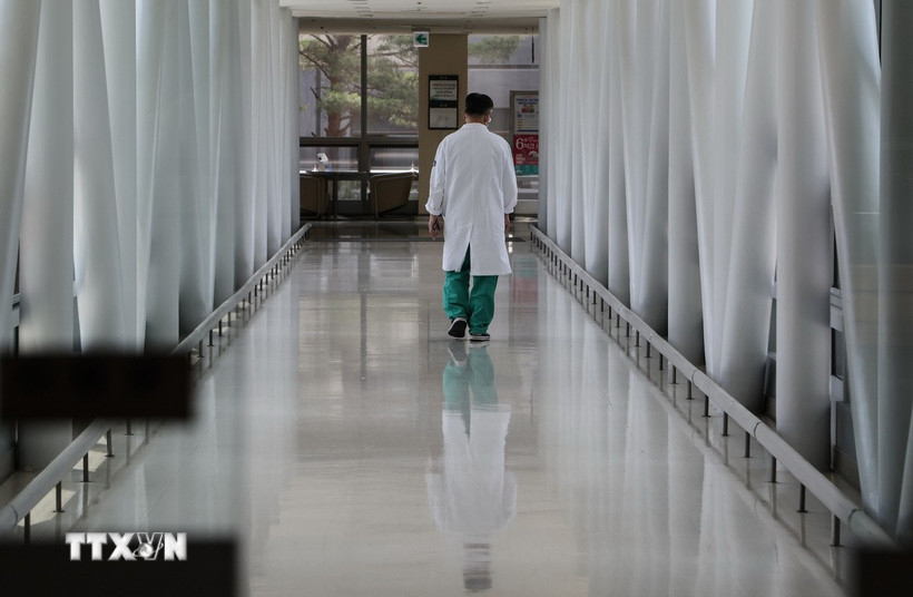 Bác sỹ tại một bệnh viện ở Seoul (Hàn Quốc). Ảnh: Yonhap/TTXVN