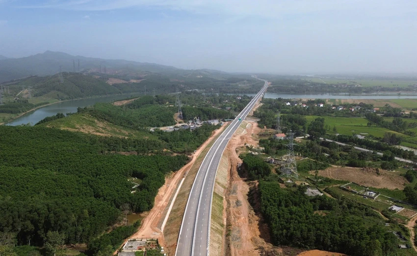 Sau khi sáp nhập Quảng Ngãi và Kon Tum, địa phương cho rằng việc xây tuyến đường càng cấp thiết. Ảnh minh hoạ