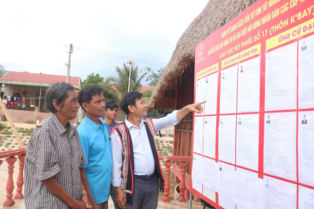 Bí thư Chi bộ kiêm Trưởng thôn, người có uy tín thôn K’Bay, xã Sa Bình