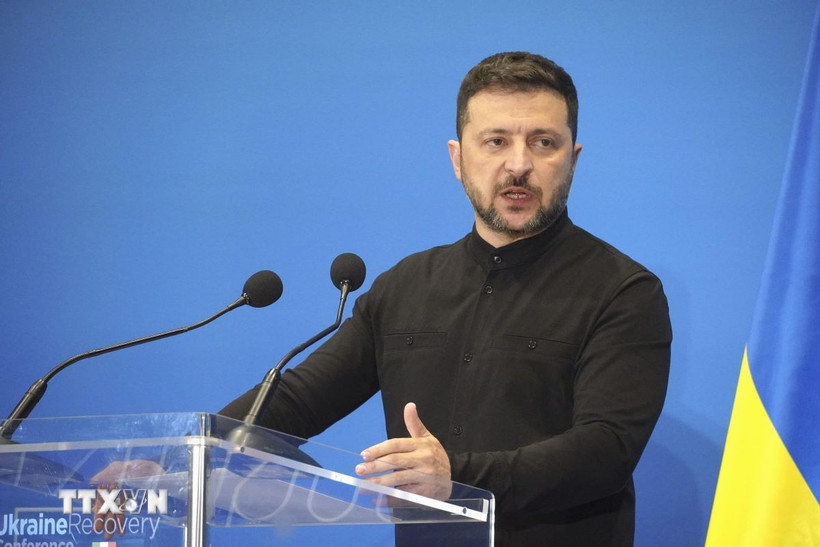 Tổng thống Ukraine Volodymyr Zelensky phát biểu trong một cuộc họp báo. Ảnh: Kyodo/TTXVN