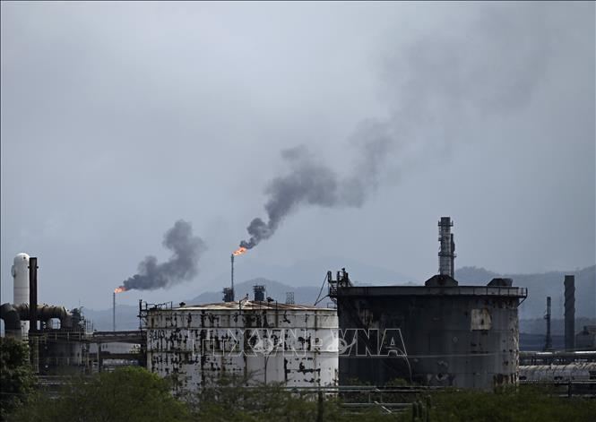 Khu liên hợp công nghiệp hóa dầu ở bang Anzoategui, Venezuela. Ảnh: THX/TTXVN