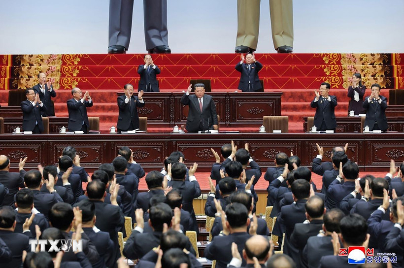 Nhà lãnh đạo Triều Tiên Kim Jong Un (thứ 4, trái) tại kỳ họp thứ nhất của Quốc hội tại Bình Nhưỡng, ngày 22/3/2026. (Ảnh: Yonhap/TTXVN)