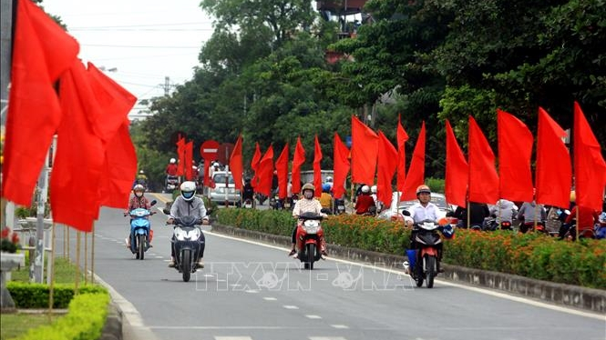 Đấu tranh với c&aacute;c biểu hiện cơ hội về ch&iacute;nh trị trong Đảng