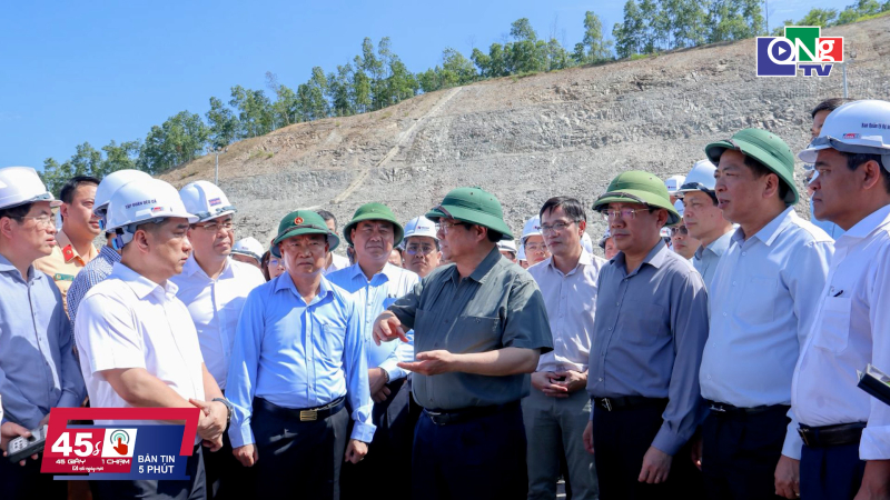 45 gi&acirc;y 1 chạm ng&agrave;y 02/3