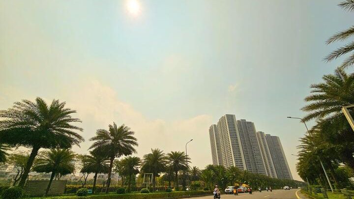 Đầu xu&acirc;n miền Bắc nắng 34 độ C