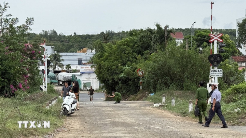 To&agrave;n quốc xử l&yacute; 193 trường hợp vi phạm tại đường ngang đường sắt 