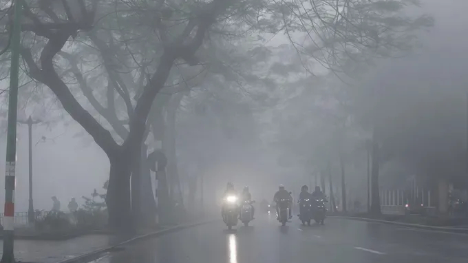 Ứng ph&oacute; kh&ocirc;ng kh&iacute; lạnh, gi&oacute; mạnh tr&ecirc;n biển 