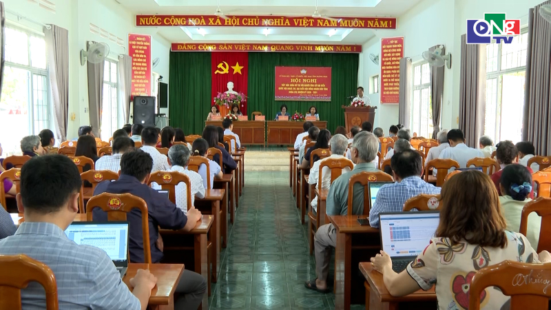 Hội nghị tiếp x&uacute;c giữa cử tri với người ứng cử HĐND tỉnh tại phường Đăk Cấm