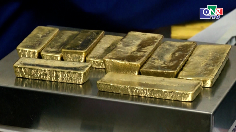 Gi&aacute; v&agrave;ng lao d&ocirc;́c mạnh do sức ép từ loạt y&ecirc;́u t&ocirc;́ b&acirc;́t lợi