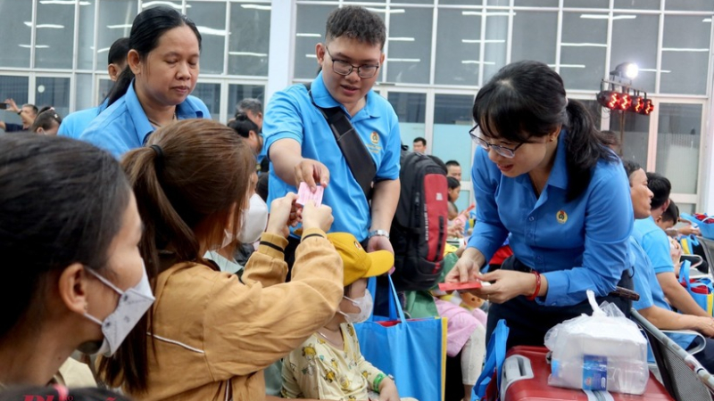 Hơn 8.225 tỷ đồng chăm lo Tết cho người lao động 