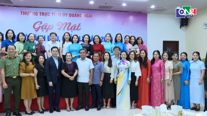 Gặp mặt nữ c&aacute;n bộ l&atilde;nh đạo, quản l&yacute; nh&acirc;n Ng&agrave;y Quốc tế phụ nữ