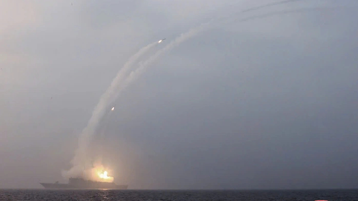 Triều Ti&ecirc;n ph&oacute;ng thử th&agrave;nh c&ocirc;ng t&ecirc;n lửa h&agrave;nh tr&igrave;nh từ t&agrave;u khu trục 