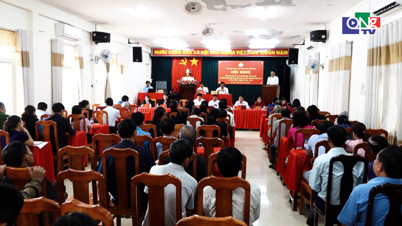 Hội nghị tiếp x&uacute;c giữa cử tri với người ứng cử đại biểu HĐND tỉnh tại x&atilde; Vạn Tường