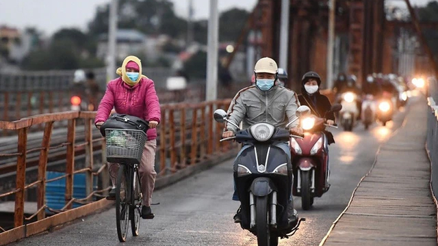 Kh&ocirc;ng kh&iacute; lạnh g&acirc;y mưa v&agrave; r&eacute;t nhiều nơi