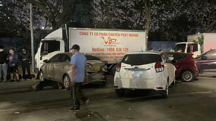 T&agrave;i xế &ocirc; t&ocirc; vi phạm nồng độ cồn, t&ocirc;ng nhiều phương tiện