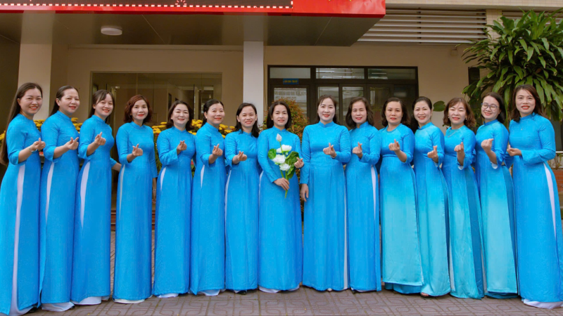 Phụ nữ Quảng Ng&atilde;i chủ động s&aacute;ng tạo vươn l&ecirc;n trong kỷ nguy&ecirc;n mới