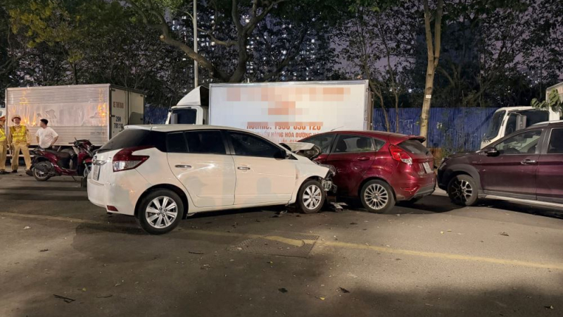 Điều tra t&agrave;i xế vi phạm nồng độ cồn, t&ocirc;ng nhiều phương tiện