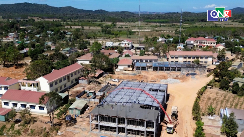 Quảng Ng&atilde;i đẩy nhanh x&acirc;y dựng trường li&ecirc;n cấp tại c&aacute;c x&atilde; bi&ecirc;n giới