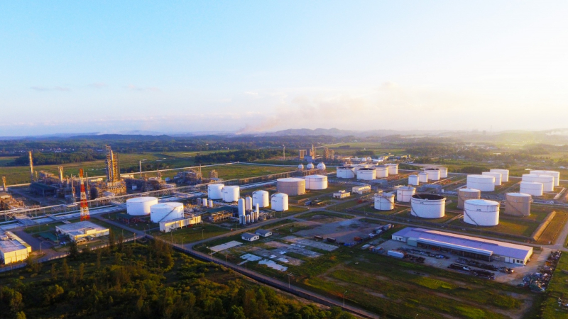 Khẩn trương ho&agrave;n thiện Đề &aacute;n Trung t&acirc;m lọc h&oacute;a dầu v&agrave; năng lượng quốc gia tại Dung Quất trong th&aacute;ng 3 