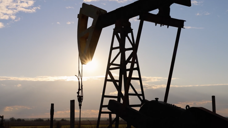 Gi&aacute; dầu tăng cao, nhiều nước gấp r&uacute;t t&igrave;m nguồn cung mới 