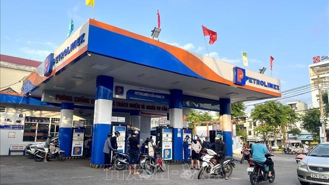 Điều h&agrave;nh kịp thời, thị trường xăng dầu được giữ ổn định, mua t&iacute;ch trữ đ&atilde; giảm