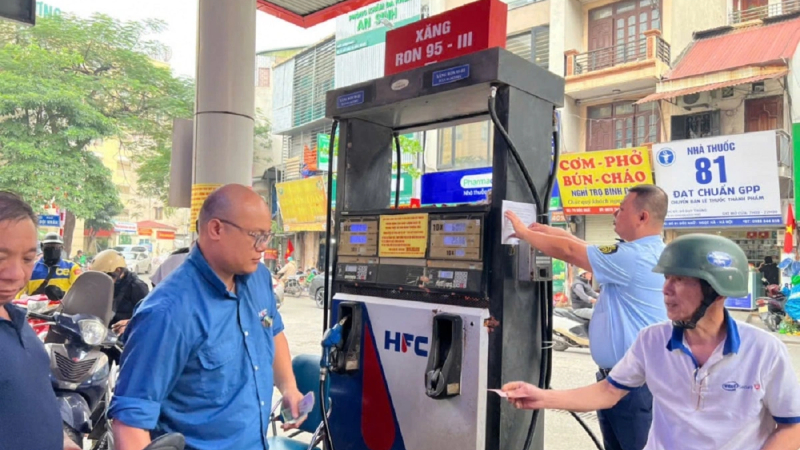 Tăng cường kiểm tra kinh doanh xăng dầu, ngăn chặn găm h&agrave;ng