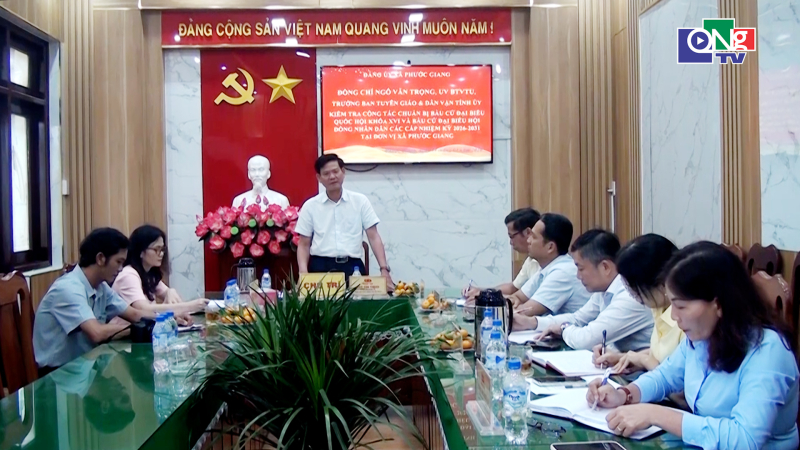 Kiểm tra c&ocirc;ng t&aacute;c bầu cử tại x&atilde; Phước Giang