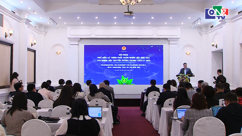 Đẩy nhanh lộ tr&igrave;nh bắt buộc xăng E10