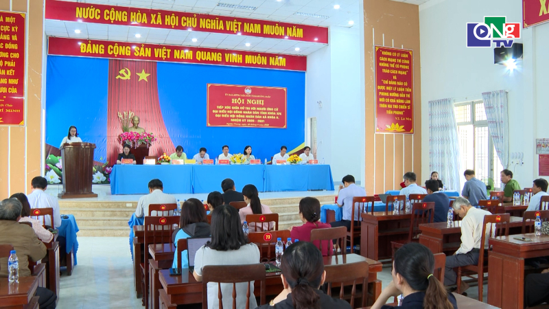 Hội nghị tiếp x&uacute;c giữa cử tri với người ứng cử đại biểu HĐND tỉnh tại x&atilde; Nghĩa Giang