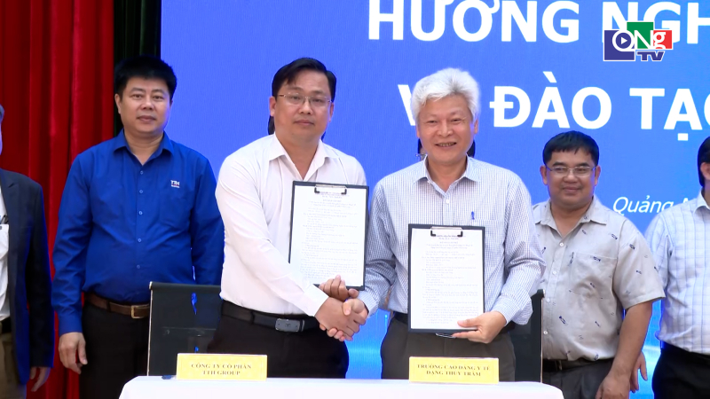 K&yacute; kết hợp t&aacute;c hướng nghiệp, đ&agrave;o tạo v&agrave; tuyển dụng nh&acirc;n lực y tế