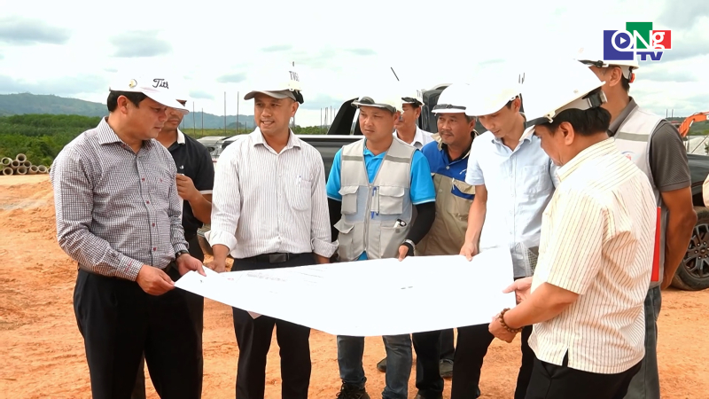 Ph&oacute; B&iacute; thư Tỉnh ủy Nguyễn Đức Tuy kiểm tra c&ocirc;ng t&aacute;c chuẩn bị bầu cử ở x&atilde; Ia Tơi v&agrave; M&ocirc; Rai