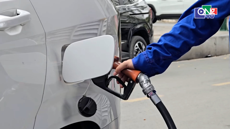 Quảng Ng&atilde;i c&ocirc;ng bố đường d&acirc;y n&oacute;ng theo d&otilde;i việc b&aacute;n xăng dầu