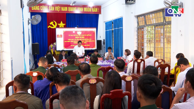 Hội nghị tiếp x&uacute;c giữa cử tri với người ứng cử HĐND tỉnh tại x&atilde; Rờ Kơi