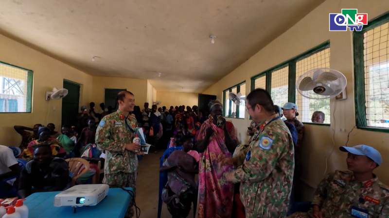 Lực lượng g&igrave;n giữ h&ograve;a b&igrave;nh Việt Nam hỗ trợ y tế tại Nam Sudan