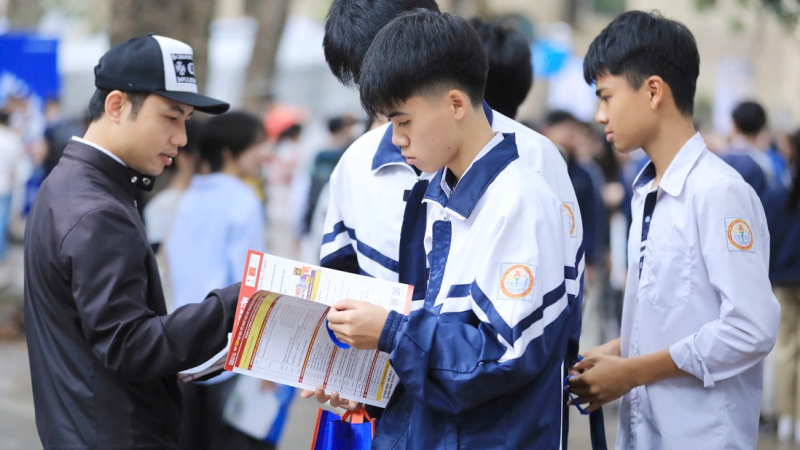 C&oacute; chứng chỉ ngoại ngữ quốc tế: Miễn thi tốt nghiệp nhưng cần c&acirc;n nhắc khi x&eacute;t tuyển đại học 