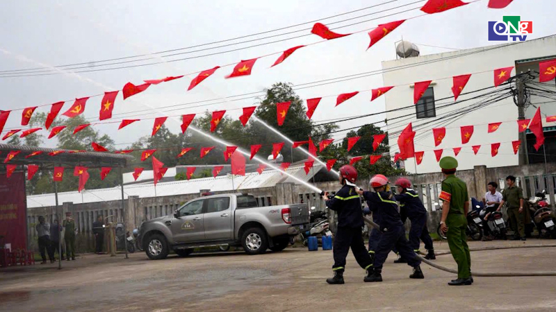 Quảng Ng&atilde;i thực tập phương &aacute;n chữa ch&aacute;y phục vụ bầu cử