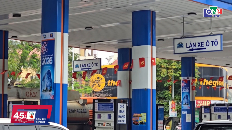 Tiếp tục chi mạnh quỹ b&igrave;nh ổn để giữ nguy&ecirc;n gi&aacute; xăng dầu