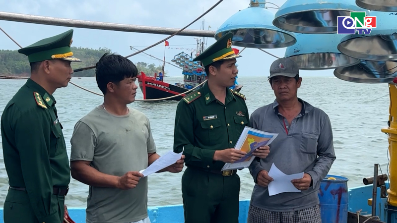 Bộ đội Bi&ecirc;n ph&ograve;ng lan tỏa th&ocirc;ng tin bầu cử đến v&ugrave;ng bi&ecirc;n giới, hải đảo 